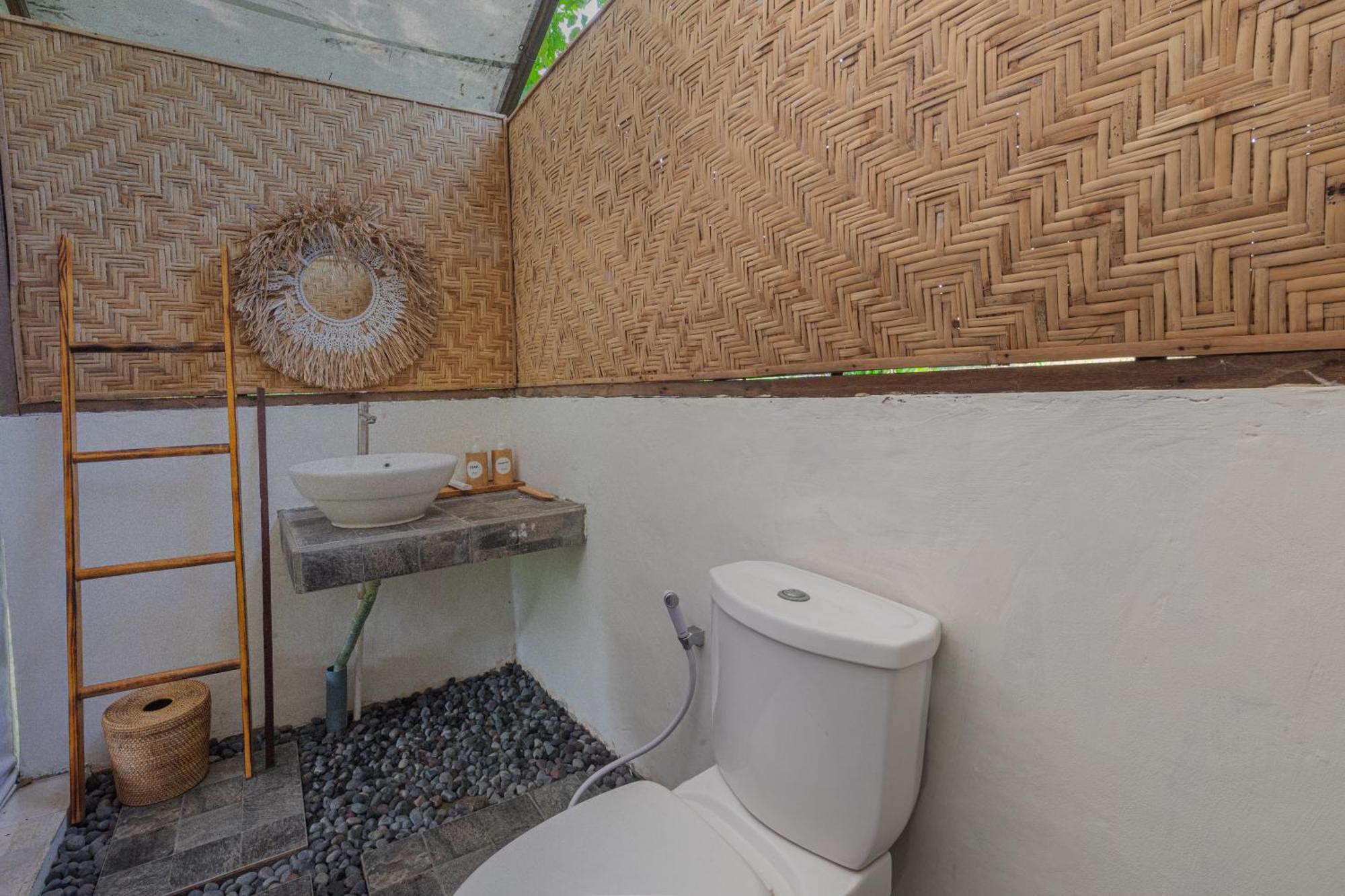Camani Glamping Hotel Karangasem  Exterior photo