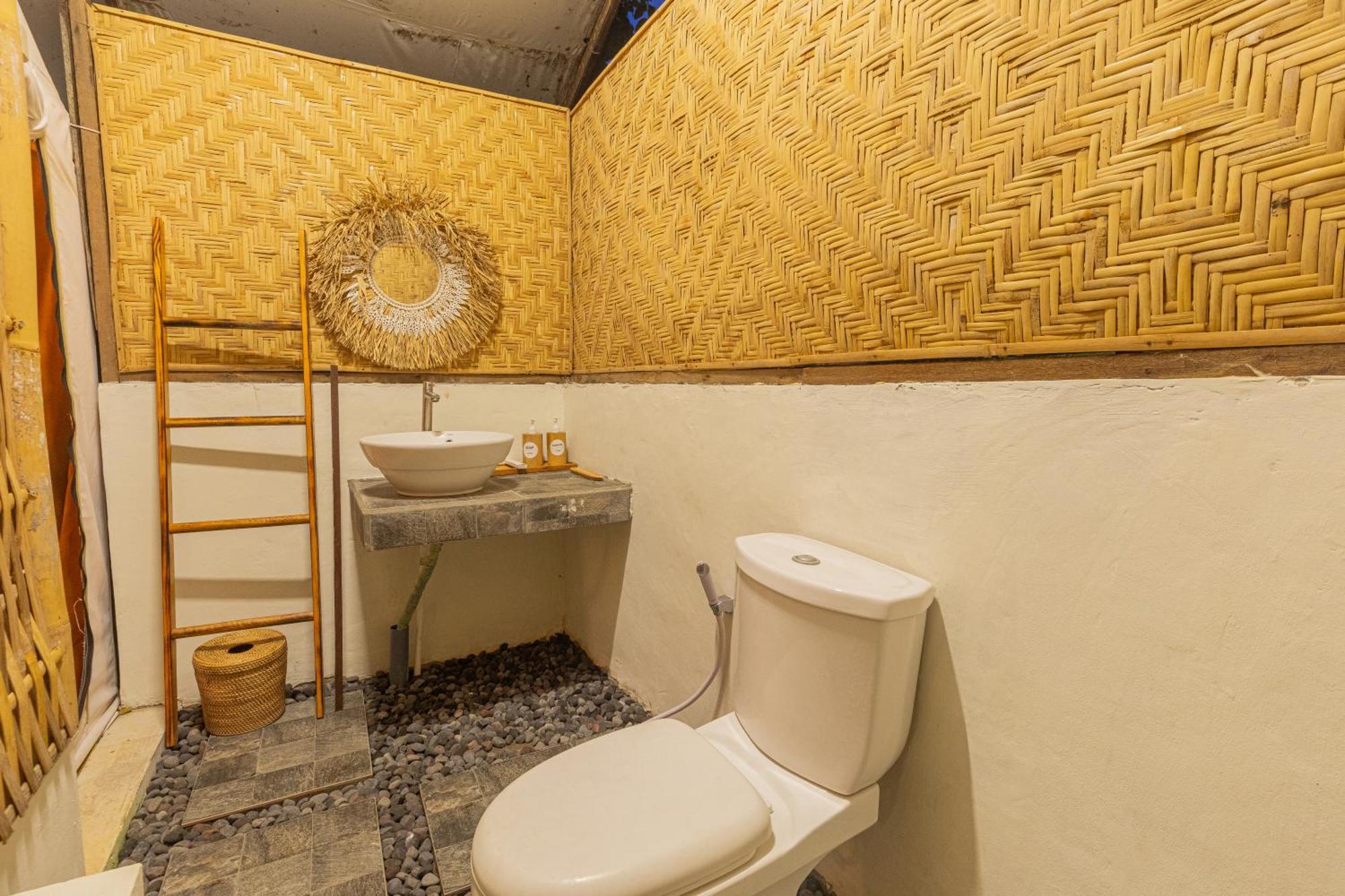 Camani Glamping Hotel Karangasem  Exterior photo