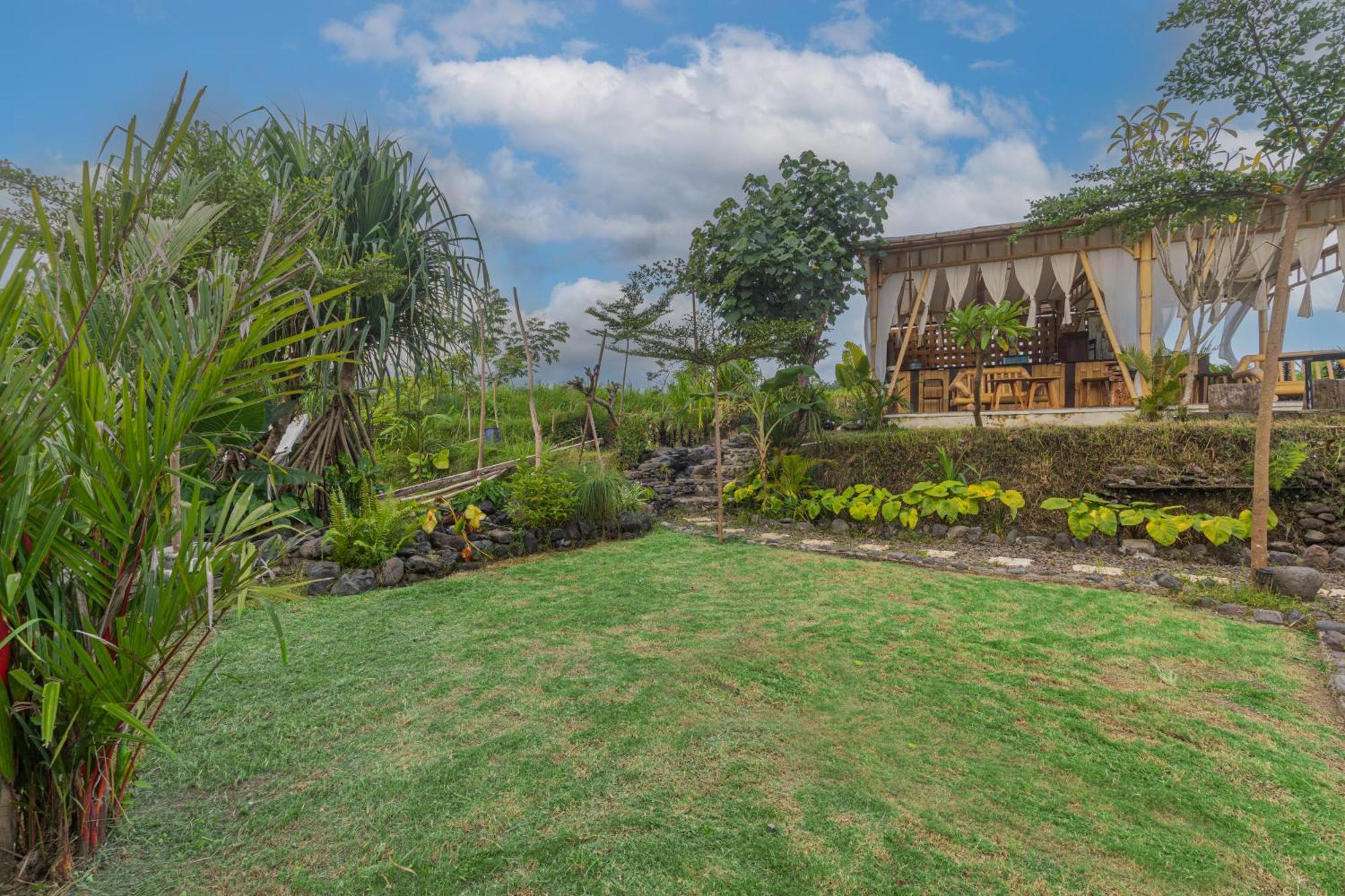 Camani Glamping Hotel Karangasem  Exterior photo